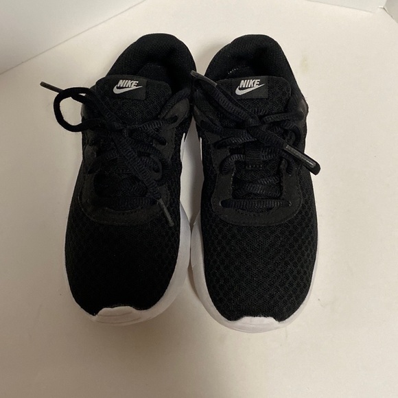 Nike Tanjun Black Lace Up Size 13.5C Good Condition - Picture 1 of 8